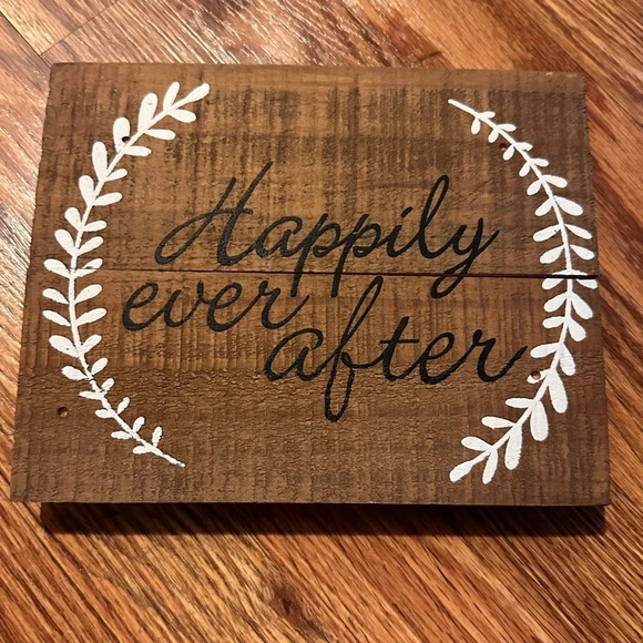 Happily Ever After wood sign - Picture 1 of 2